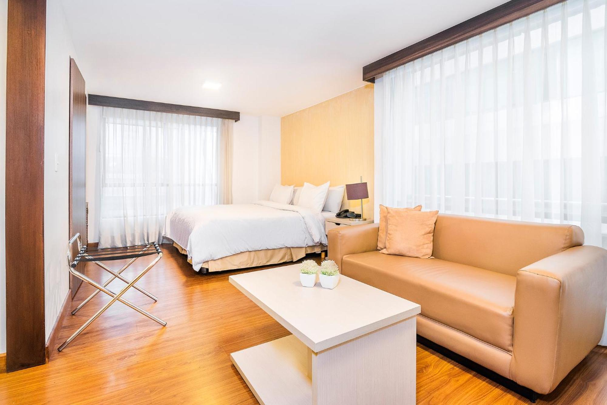 Lloyds Apartasuites Parque 93 Bogotá Esterno foto