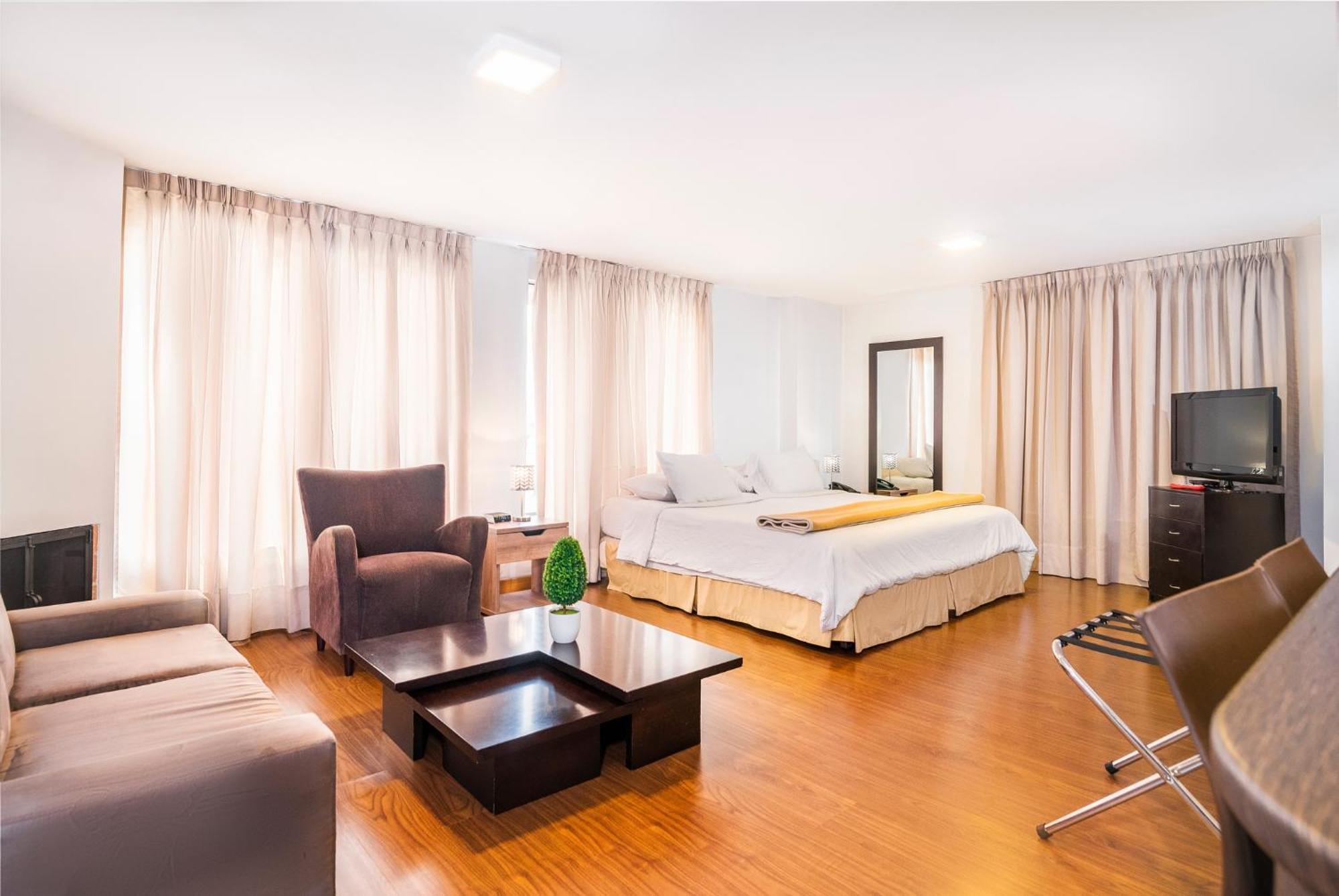 Lloyds Apartasuites Parque 93 Bogotá Esterno foto